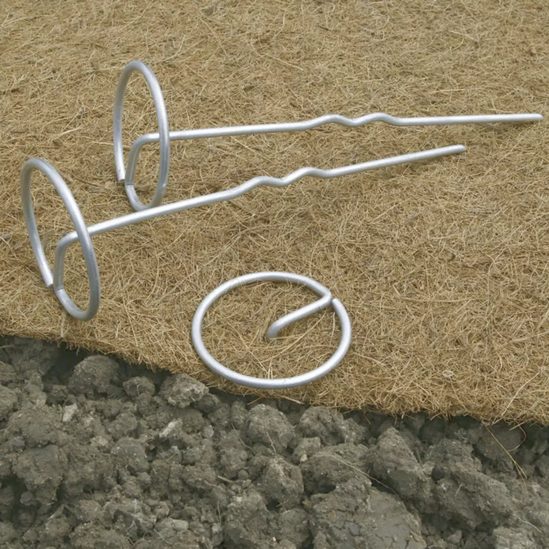 TERRAPIC leszúrható fém rögzítő 20cm 10db/csomag